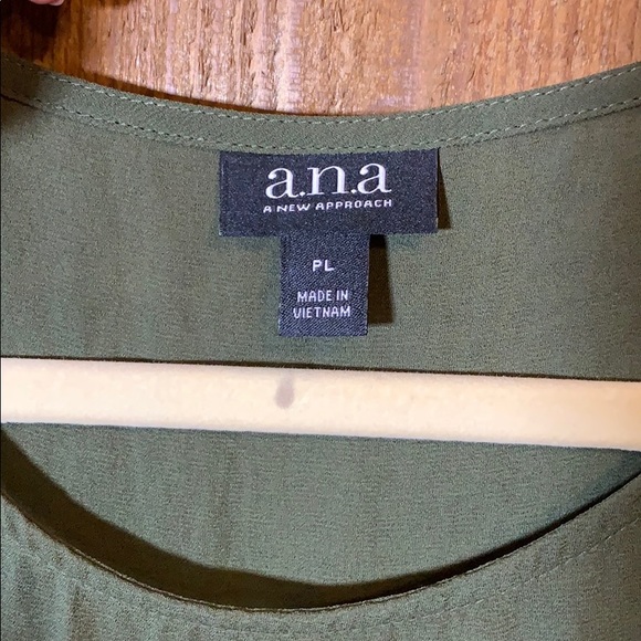 green open shoulder top - Picture 4 of 4